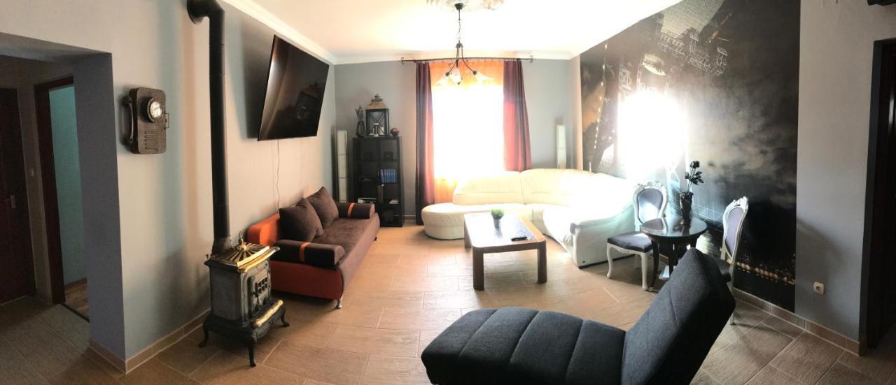 Eden Apartman Algyo Exterior foto