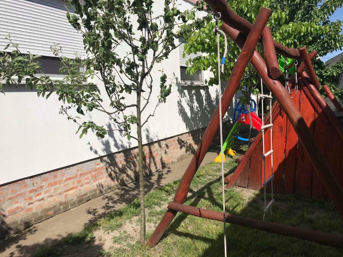 Eden Apartman Algyo Exterior foto